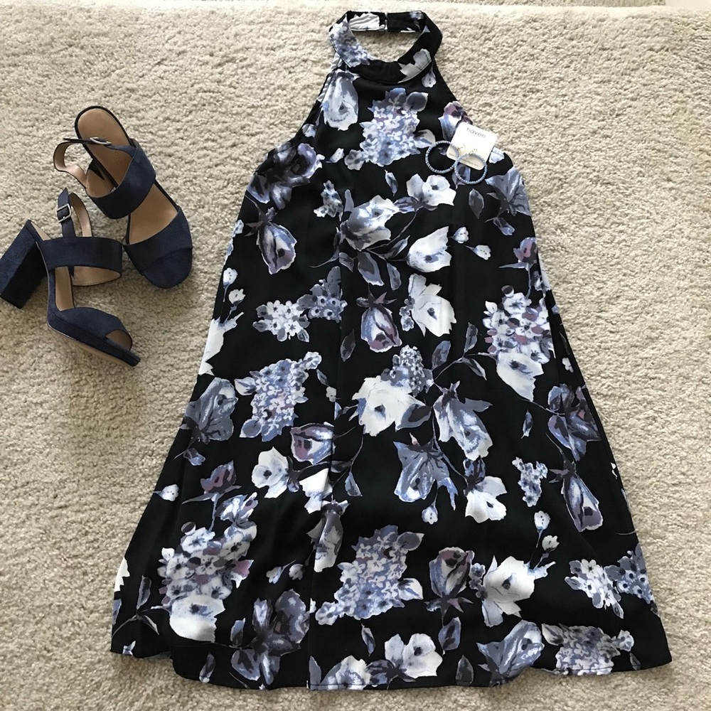 ♥️Size SM♥️Halter Neck Black Floral Skater Dress - Picture 2 of 7